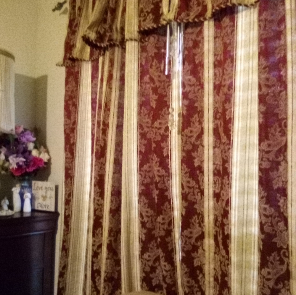 4 Unlined Drapery panels 54 X 80 Ech covers 2 full windows Beige & Burgundy LN - Picture 6 of 10